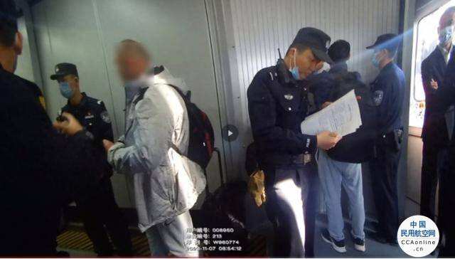 外籍男子飛機上醉酒滋事，首都機場警方：拘留12天