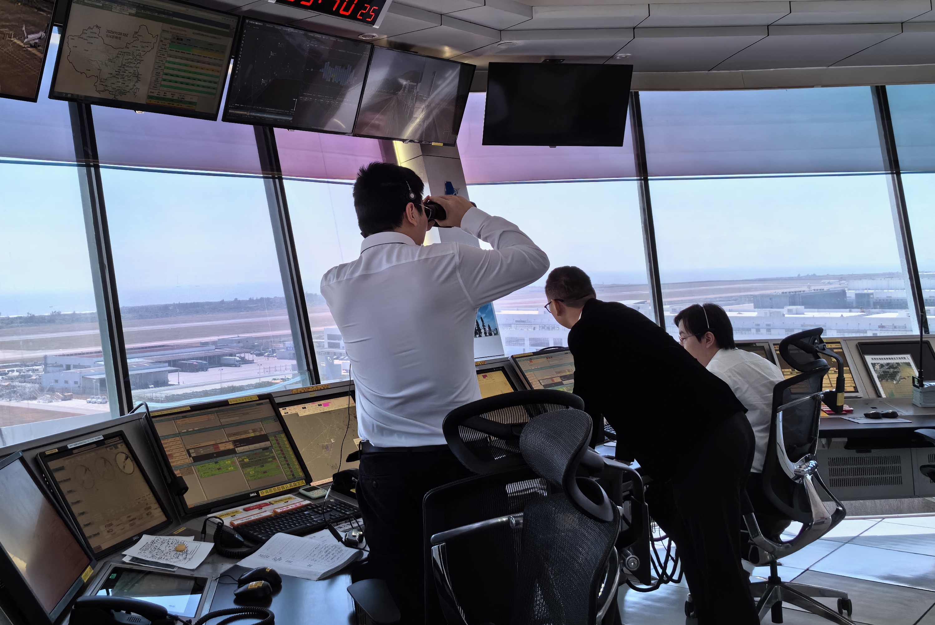 通航展开幕在即，珠海空管站管制运行部为航展训练飞行提供空管保障