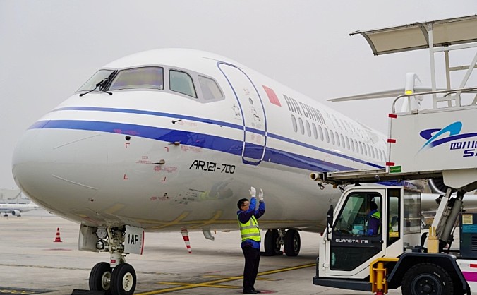 成都新添ARJ21国产飞机运行基地