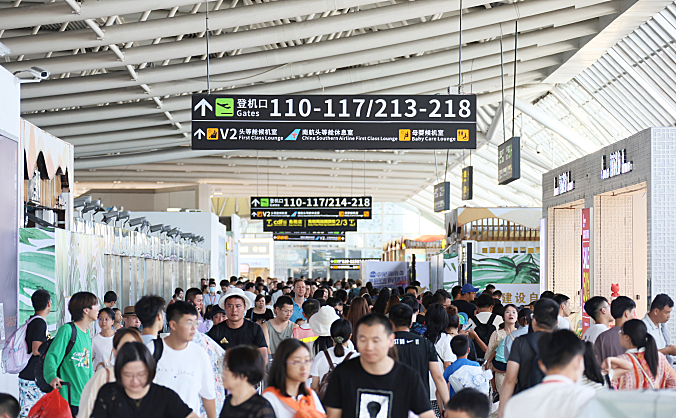 三亚凤凰国际机场旅客吞吐量累计达2019万人次 创历史新高