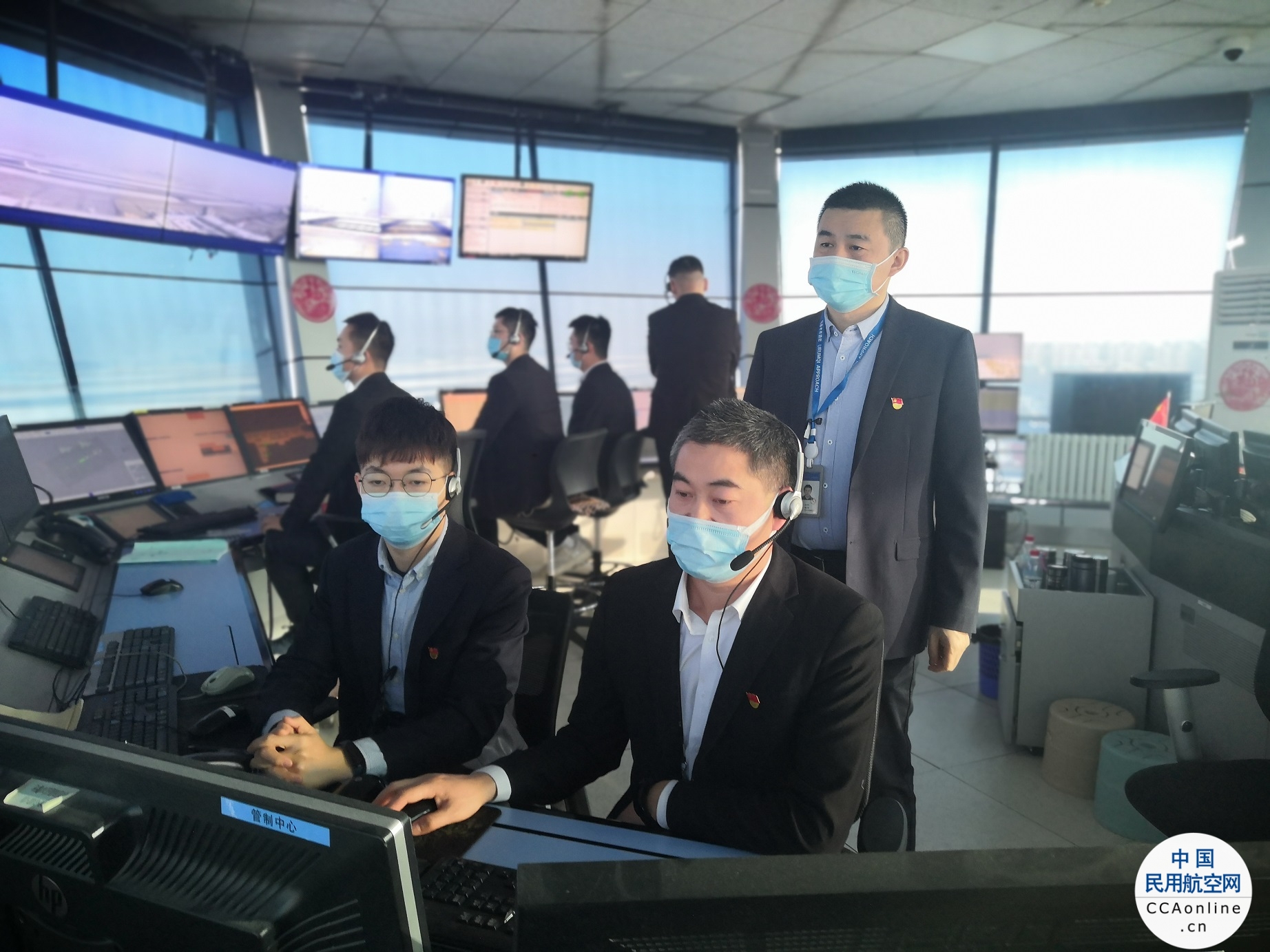 新疆空管局终端管制中心全力保障航班冬季运行安全