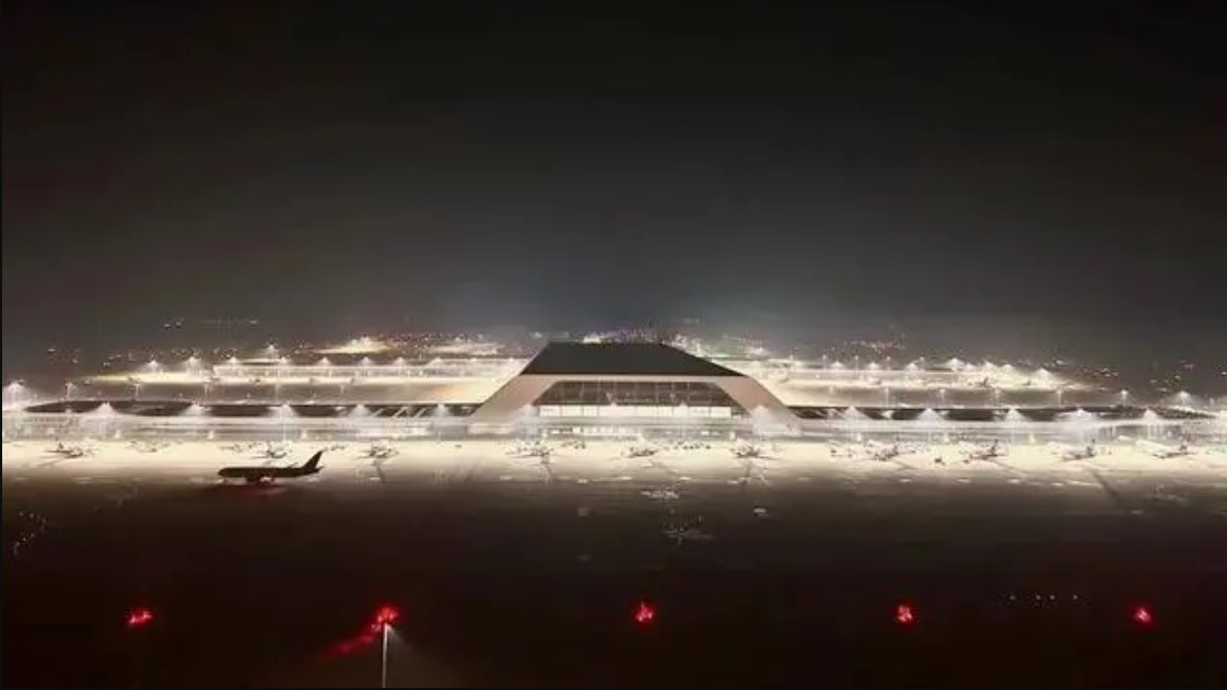 鄂州花湖机场圆满完成定期飞行校验工作