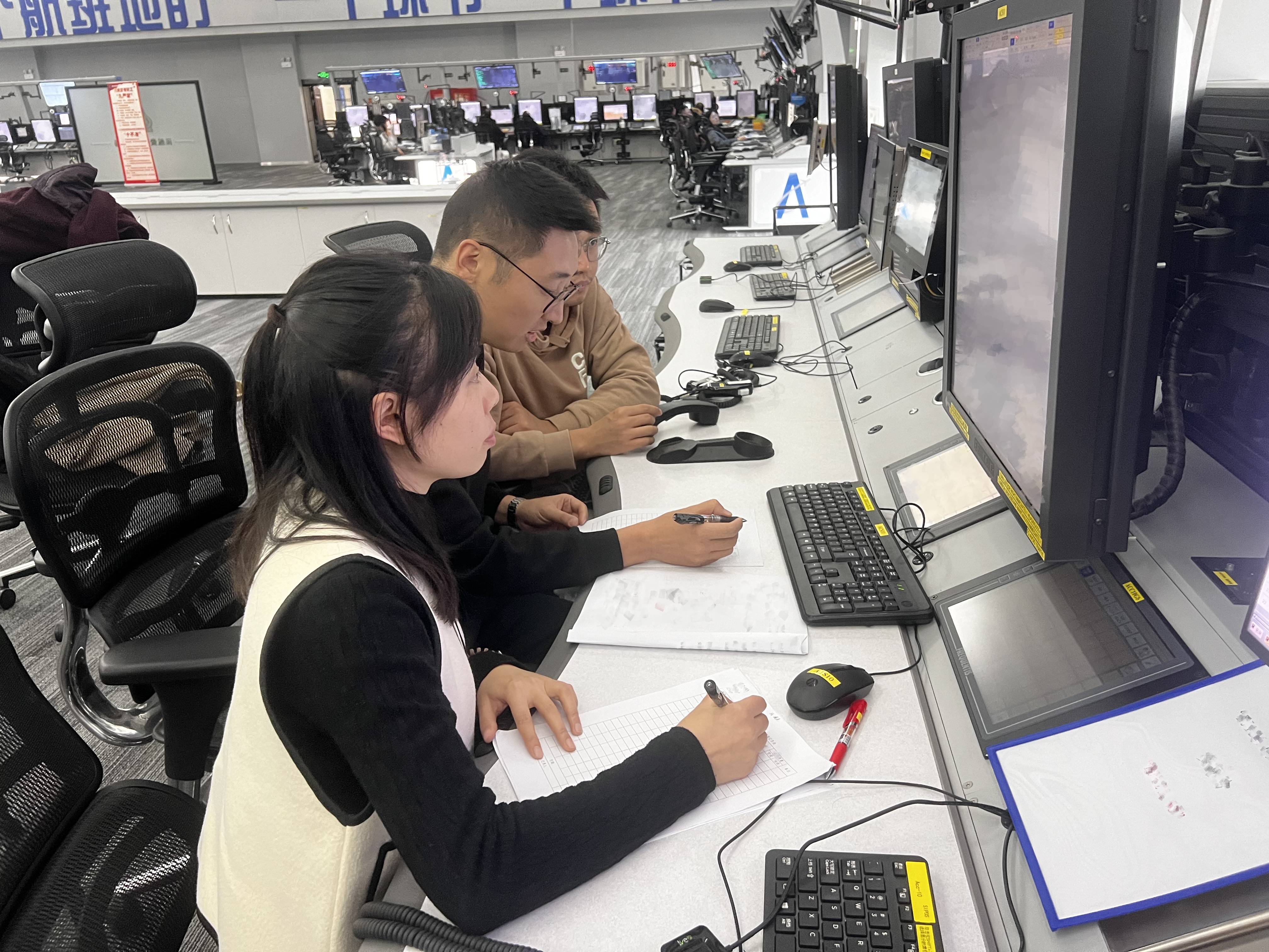 贵州空管分局技术保障部顺利完成毕节机场4信道甚高频共用系统建设工作