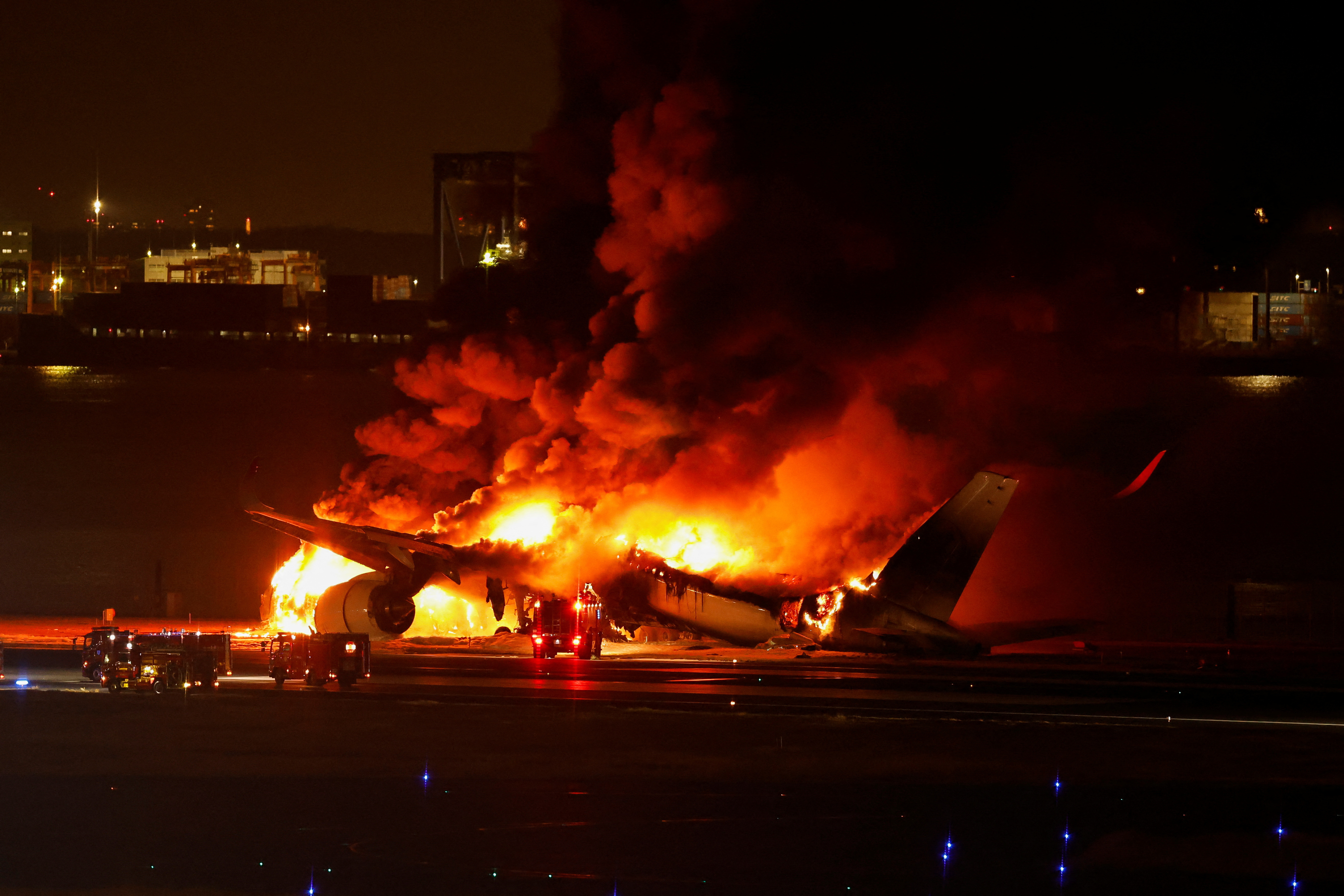 羽田机场客机撞击事故