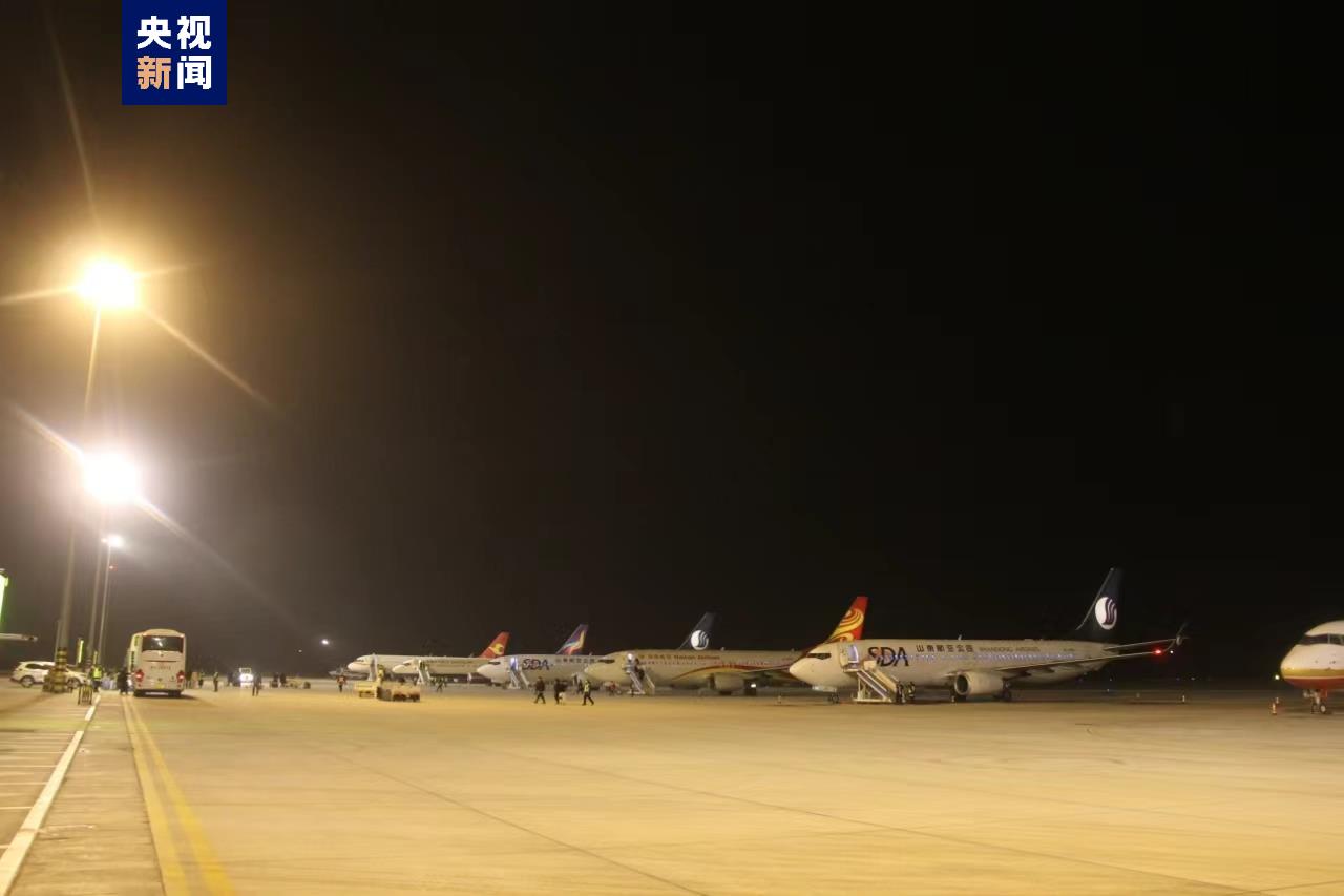 受大雾天气影响 乌鲁木齐机场多架次航班备降吐鲁番