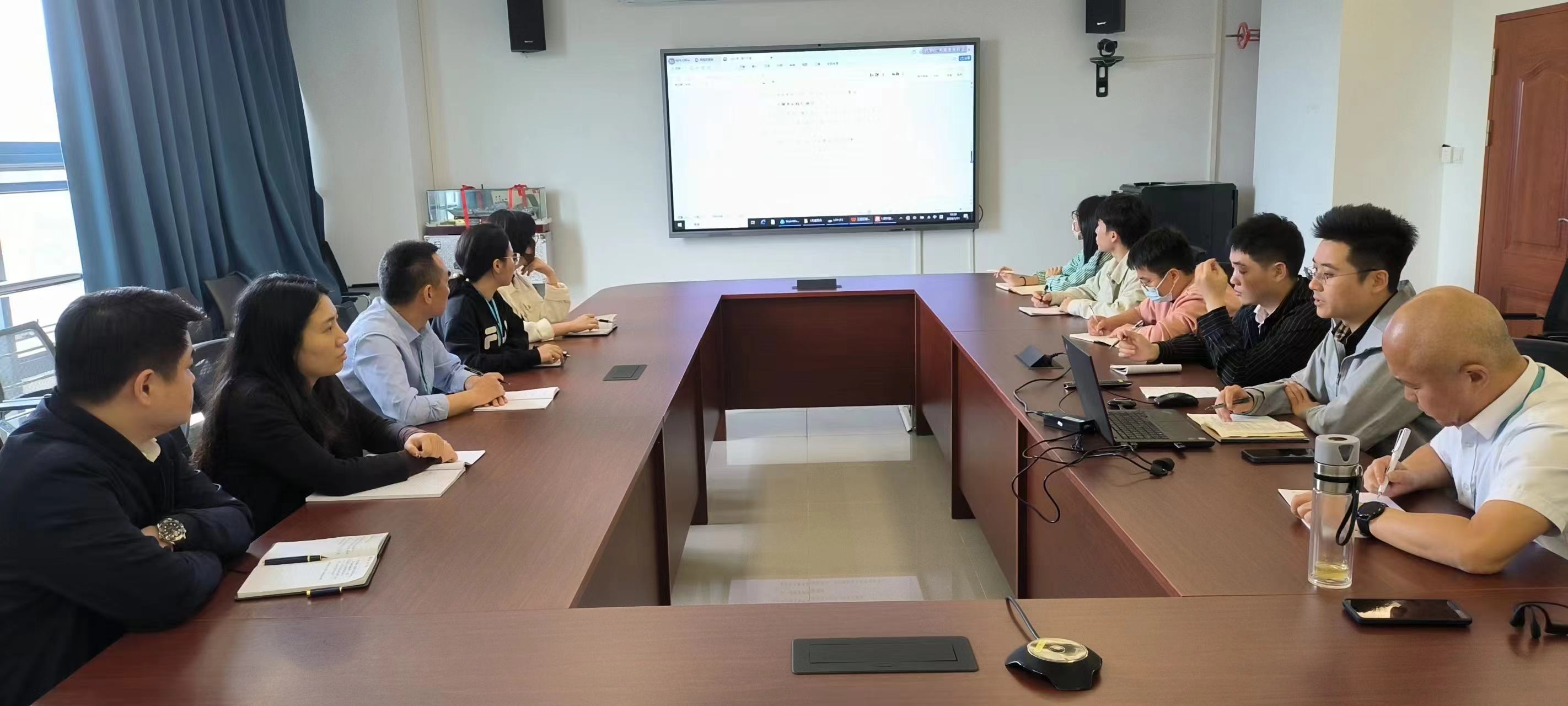 海南空管分局三亚区域管制中心开展管制员英语能力提升研讨会