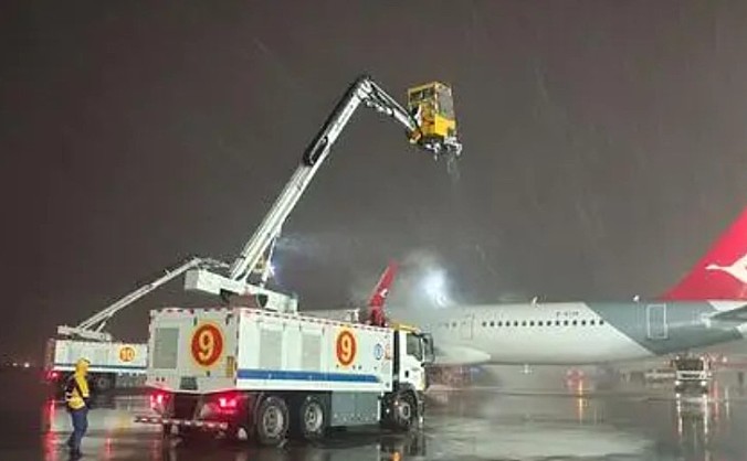 长沙机场启动三级除冰雪响应