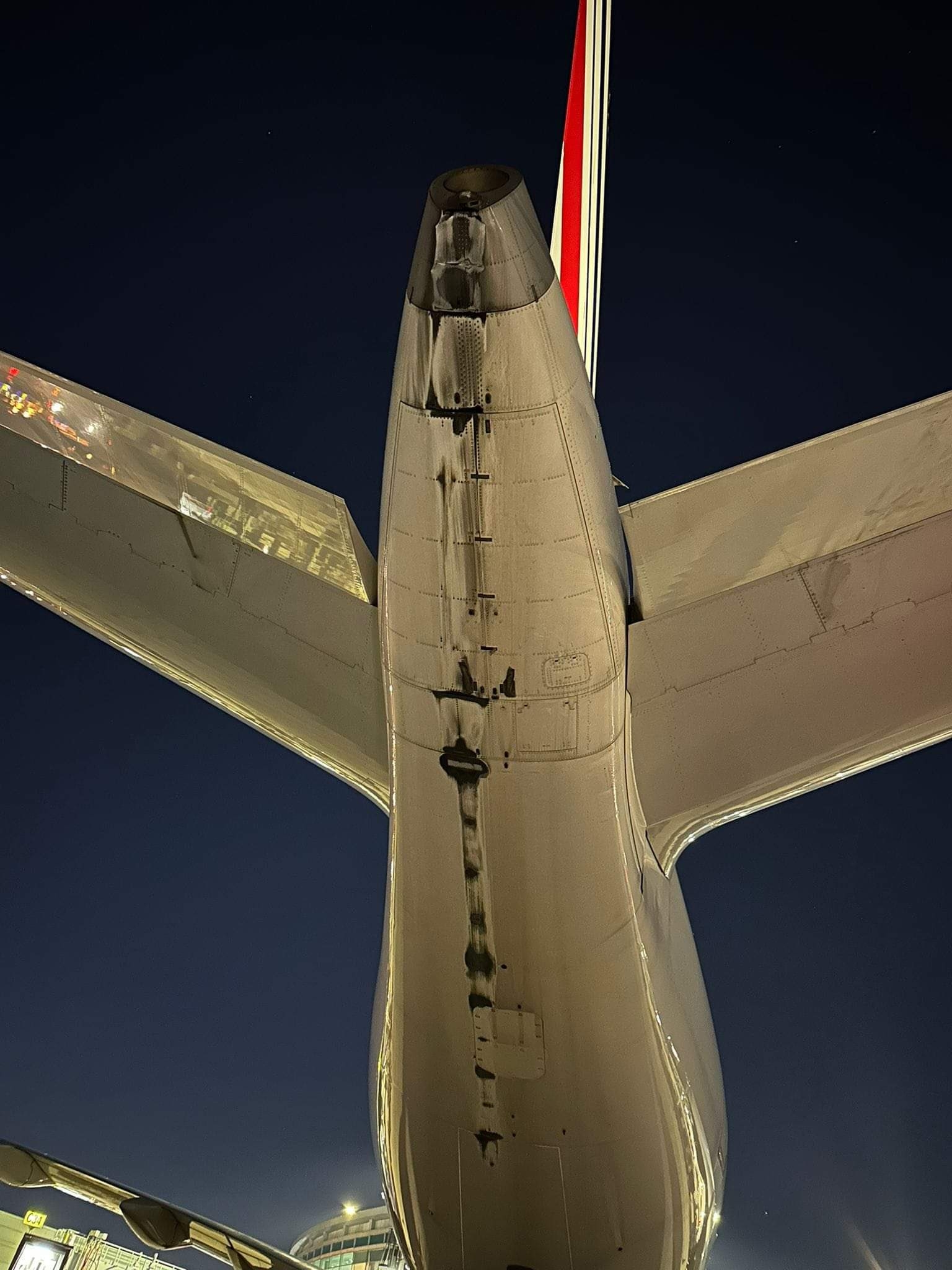 法航一空客A350客机在加拿大机场降落期间机尾触地