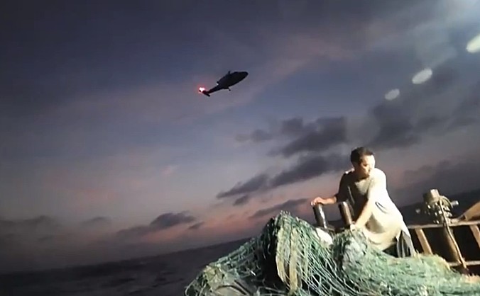 南二飞救助直升机夜航救助三亚受伤渔民