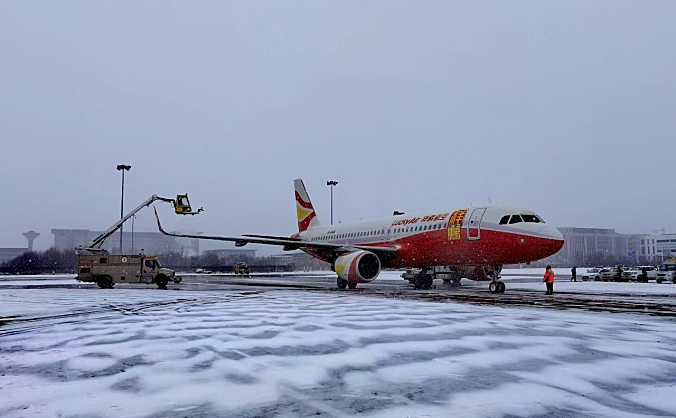 河南空管分局风雪中保障3212架次航班安全起降，护航40万旅客返乡