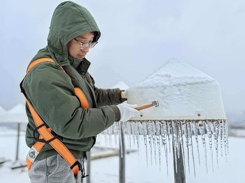 冰雪天气紧急抢修 湖北空管分局技术保障部全力确保导航设备正常运行