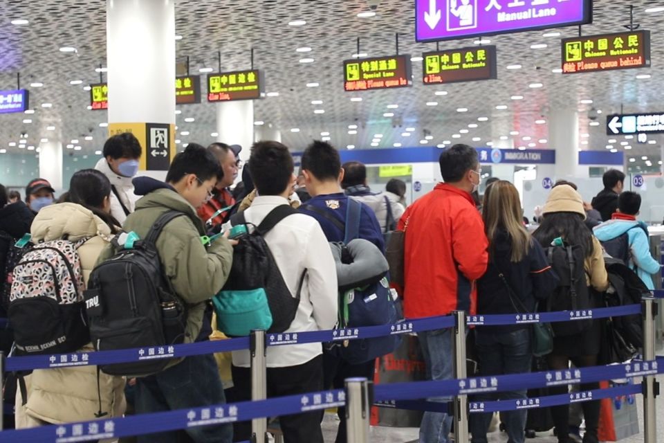 春节假期深圳机场口岸出入境人员超11万人次