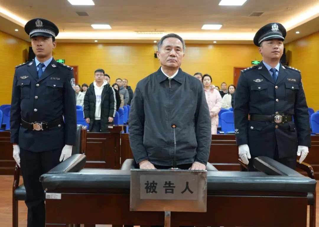 南航海南分公司原黨委書記賴建明一審被判10年