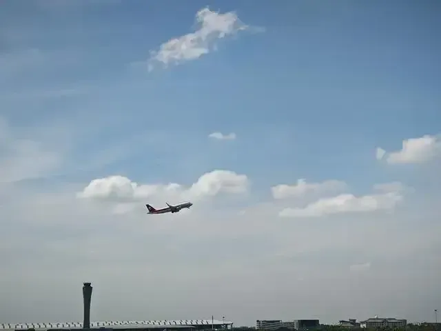 鄭州機場凈空保護區內禁止放風箏、孔明燈