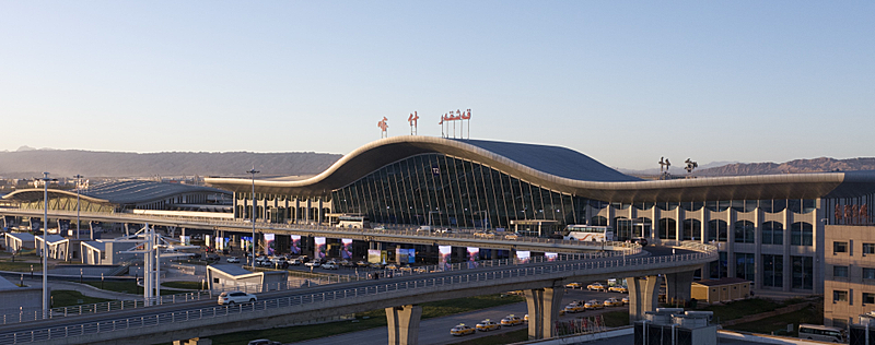 喀什徕宁国际机场运管委“空中搭桥”助力旅客顺利出行