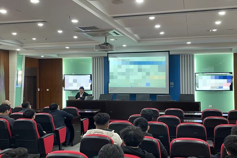 黑龙江空管分局气象台设备室宣讲交流新气象信息服务平台