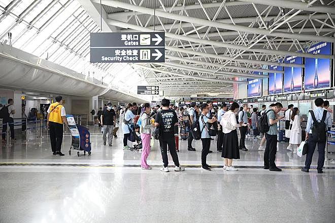 三亚凤凰国际机场2月运输旅客突破226万人次