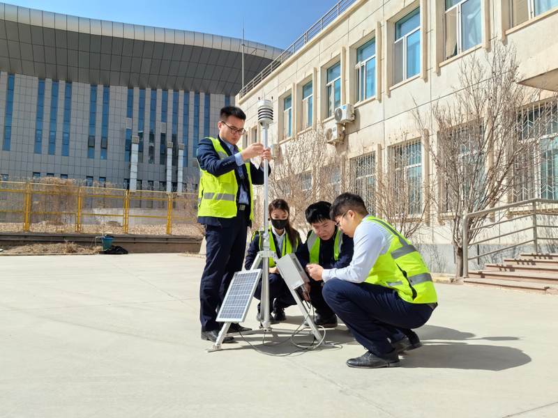 喀什徕宁国际机场开展便携式自动气象站应急观测演练