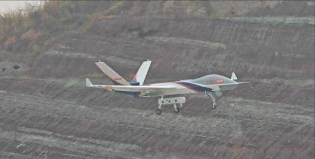 偵察、觀測、增雨！我國自主研發無人機首次成體系三機協同出動，助力撲救雅江山火