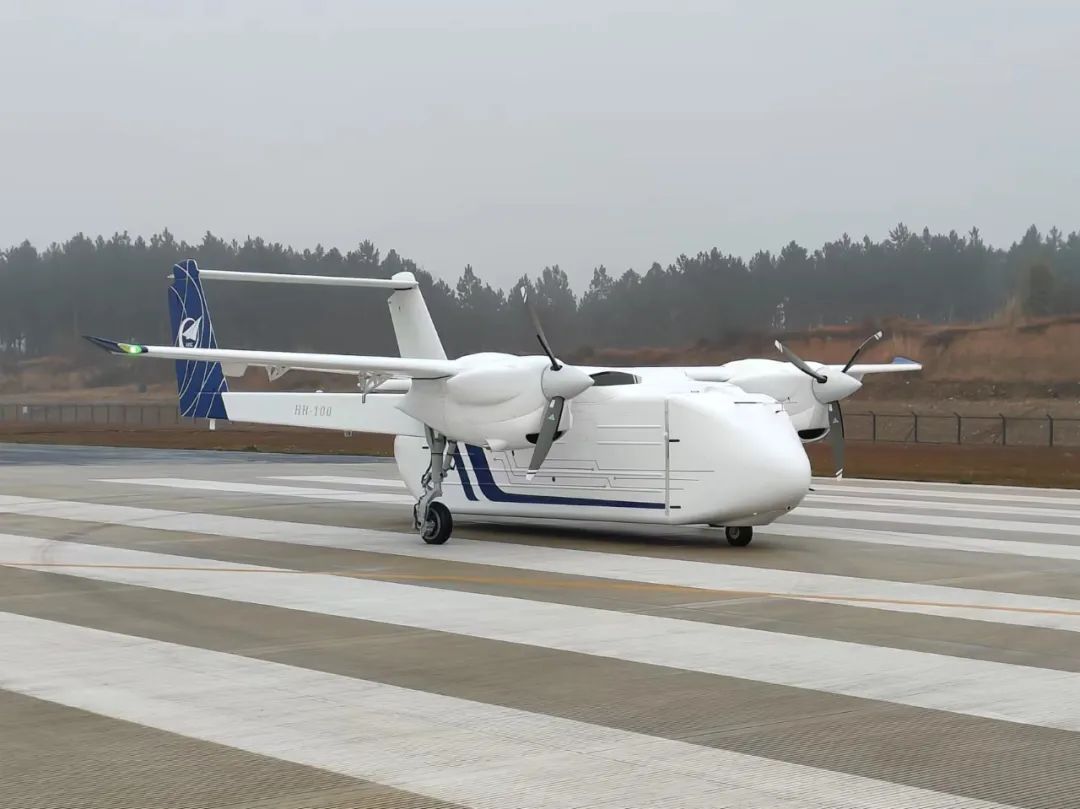 HH-100完成低速自主滑行试验