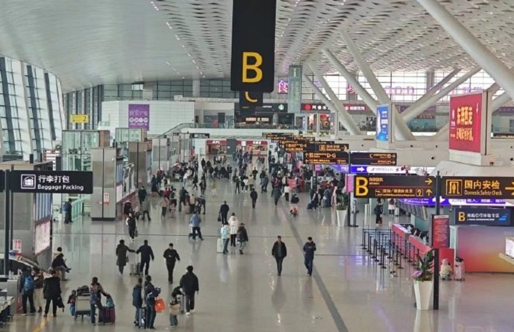 清明假期 郑州机场服务超20万名旅客顺畅抵离