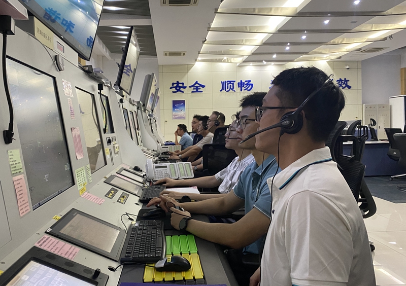 内蒙古空管分局成功应对2024年首次大面积雷雨绕飞