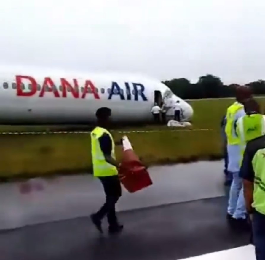 尼日利亚一架客机冲出跑道