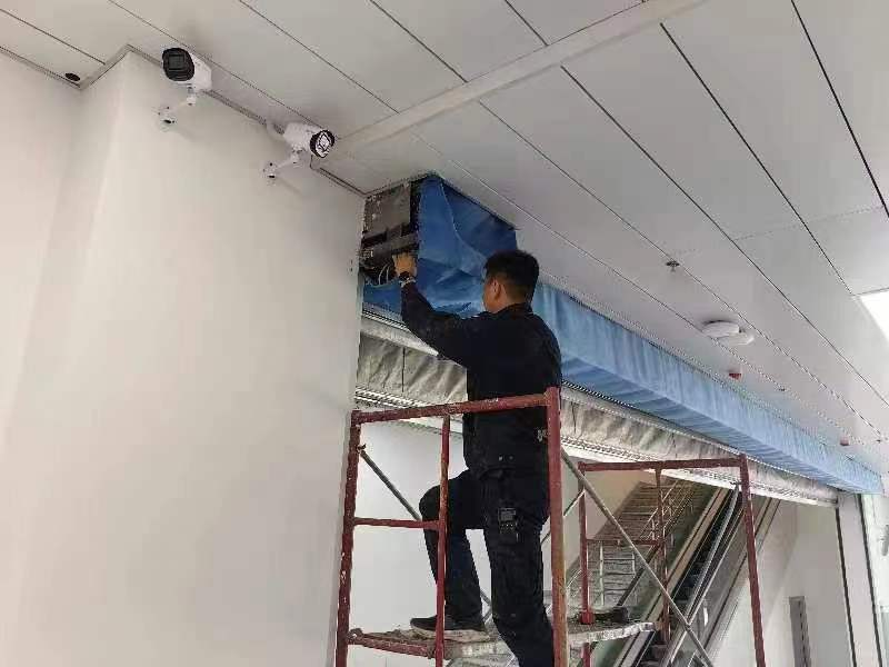 喀什徕宁国际机场开展防火卷帘门检测工作
