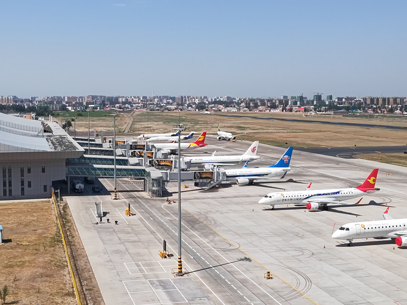 伊宁机场2024年上半年完成旅客吞吐量107.6万人次