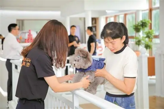 全国首个宠物候机厅在深圳机场启用