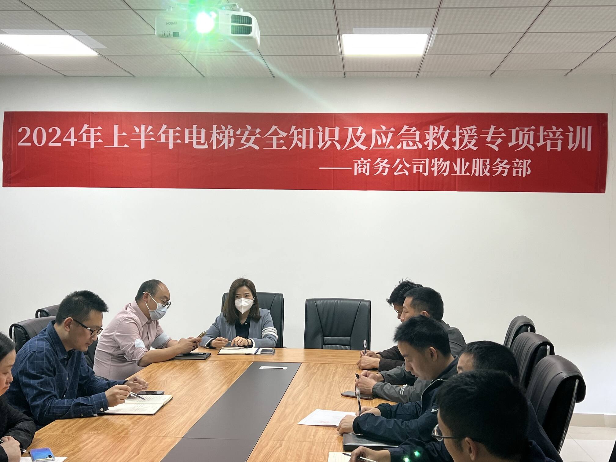 守护乘梯安全 物业在行动——西南空管局商务公司物业部完成电梯安全