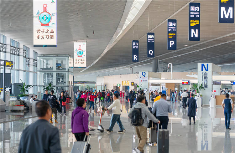 青岛机场口岸出入境旅客破百万人次