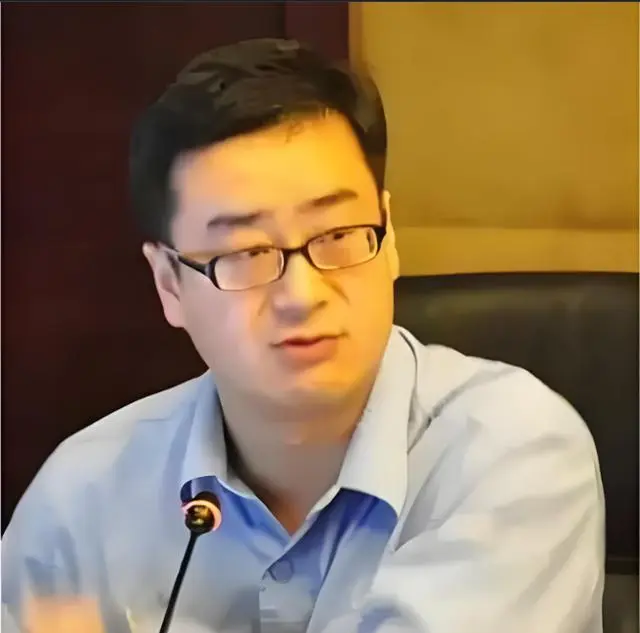 杨鲁峰任中国航发副总经理、党组成员
