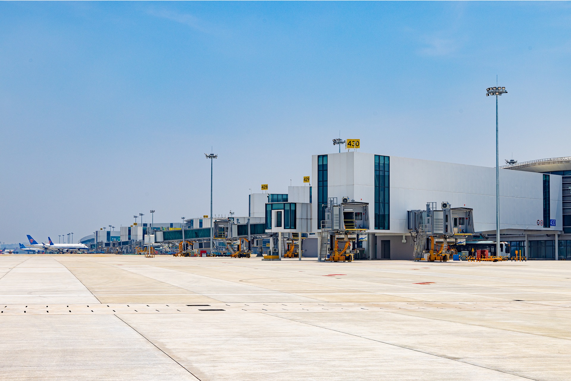 杭州机场新指廊全面启用 国际航班靠桥率大幅提升