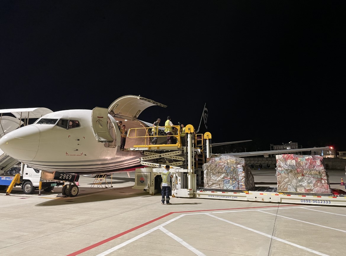 11吨！三亚机场携手顺丰航空顺利完成荔枝包机任务