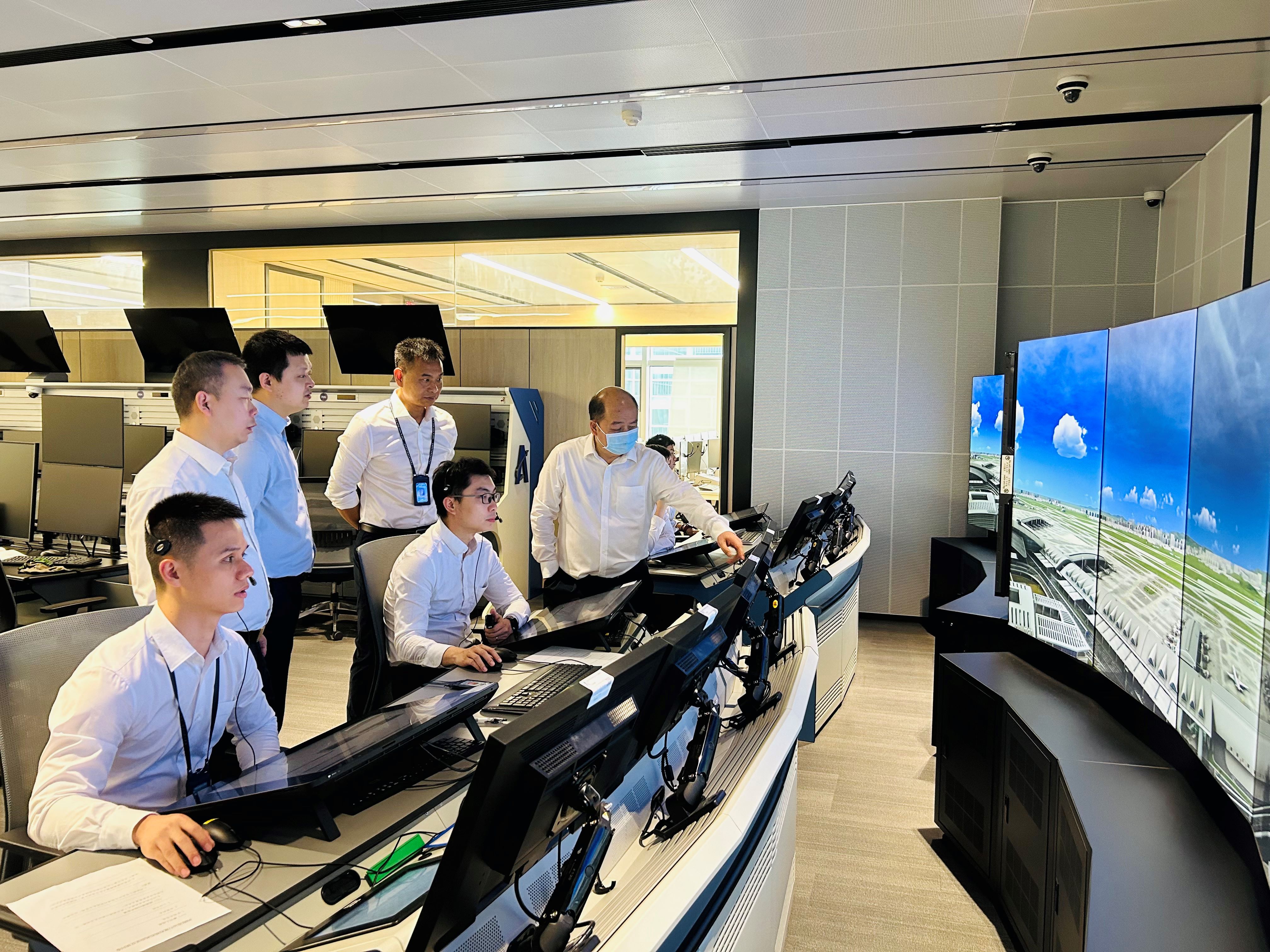 中南空管局管制中心成功完成白云机场四跑道塔台运行规程模拟机验证