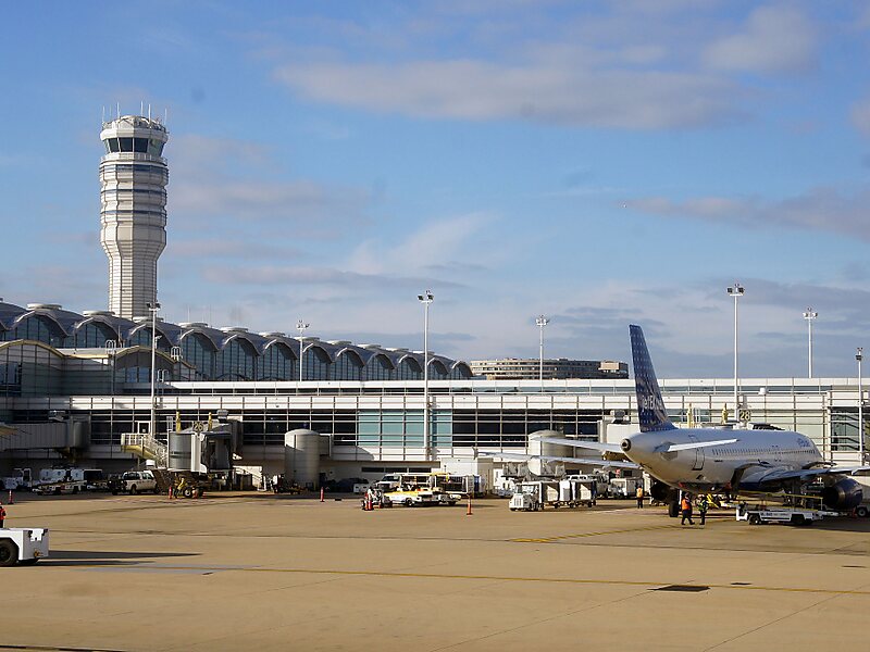 俄罗斯航空运输署：喀山等地机场临时限制航班起降