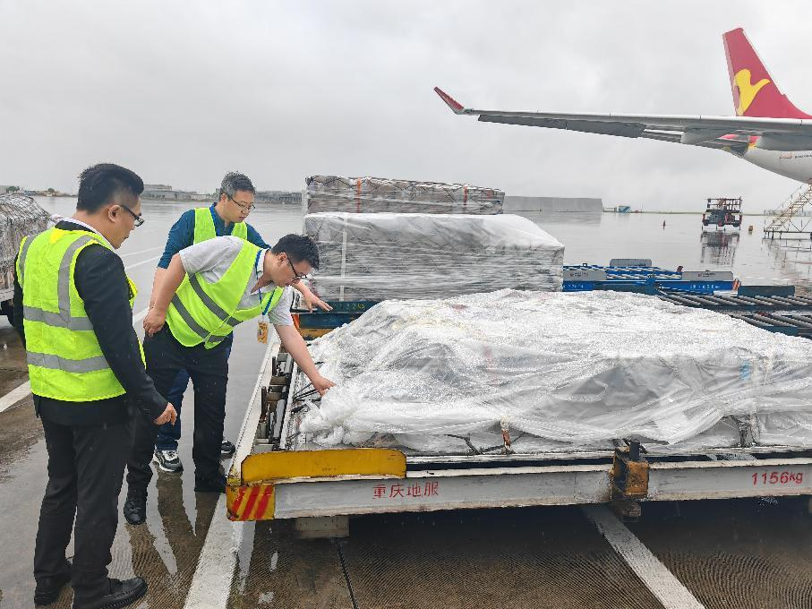 天津航空首次完成洲际航班腹舱锂电产品运输任务