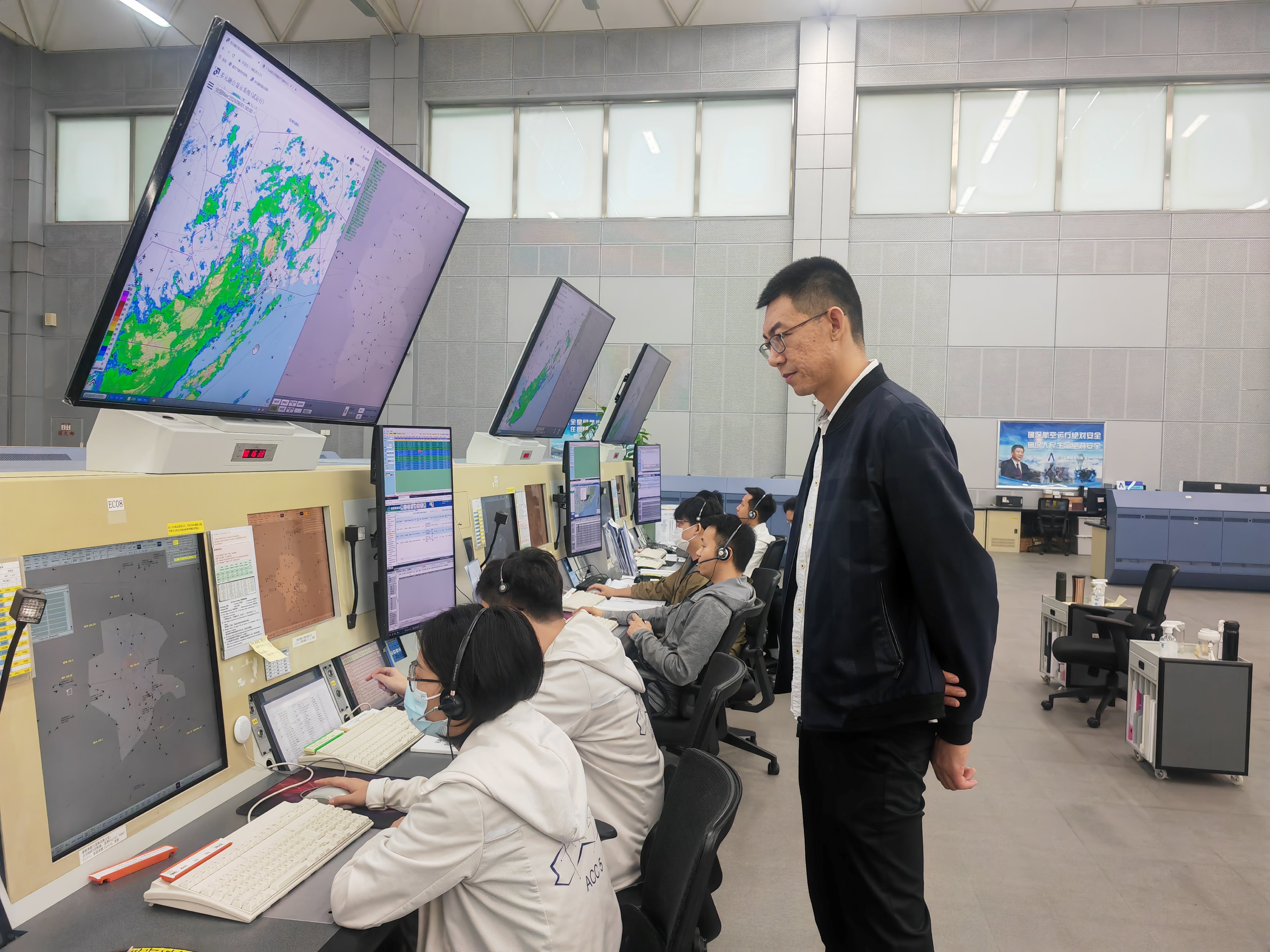 中南空管局管制中心多措并举，全力迎战台风“马力斯”