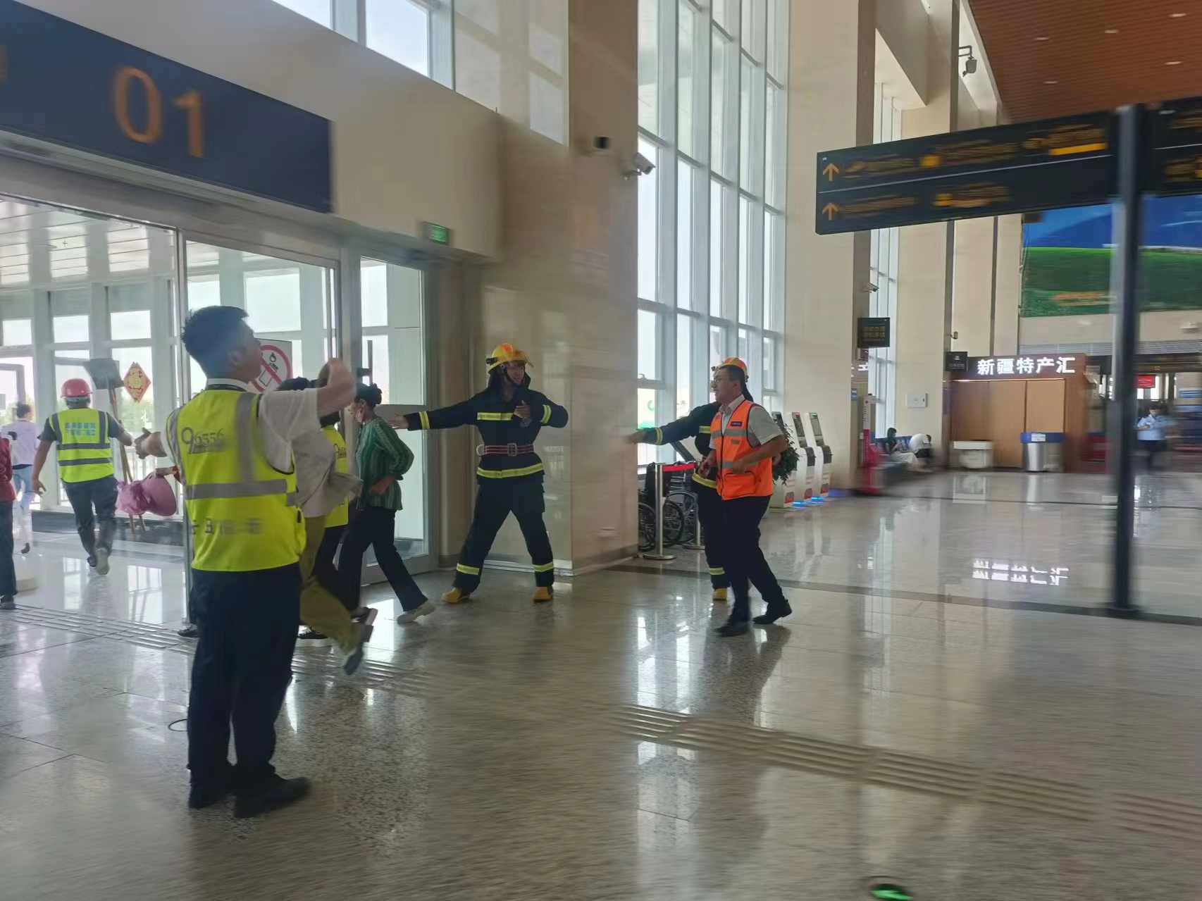 于田万方机场成功开展航站楼火灾应急疏散演练