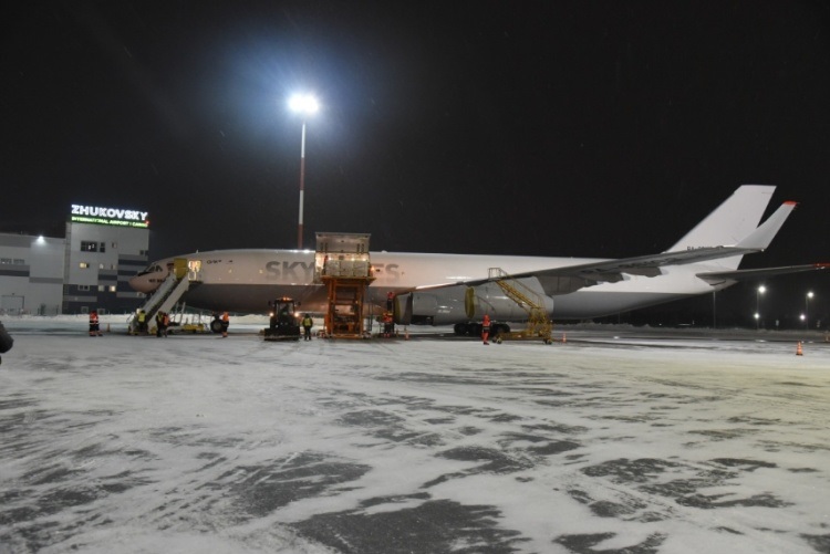 俄产飞机上天，俄空运公司恢复中国航线