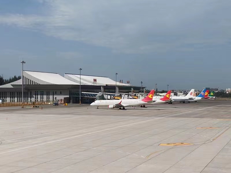 伊宁机场6月中转服务保障旅客超10000人次