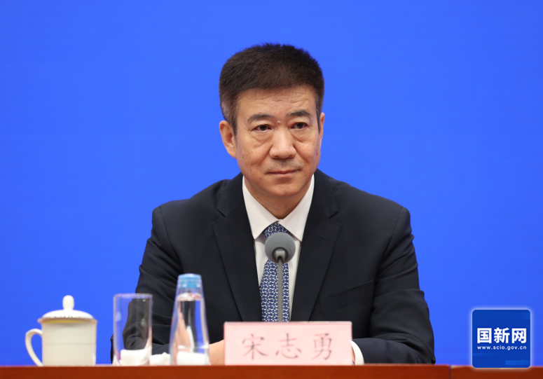 中國民航局：今年上半年新注冊無人機近60.8萬架；民航航班正常率連續6年超過80%