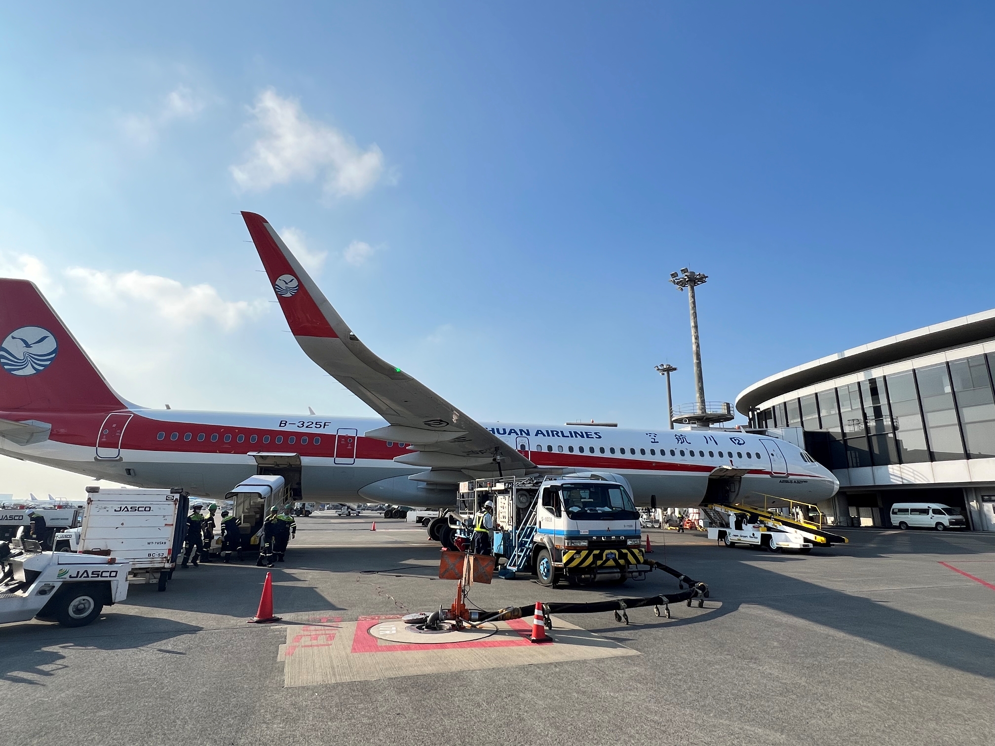 川航使用新型可持续航空燃料执行国际定期航班