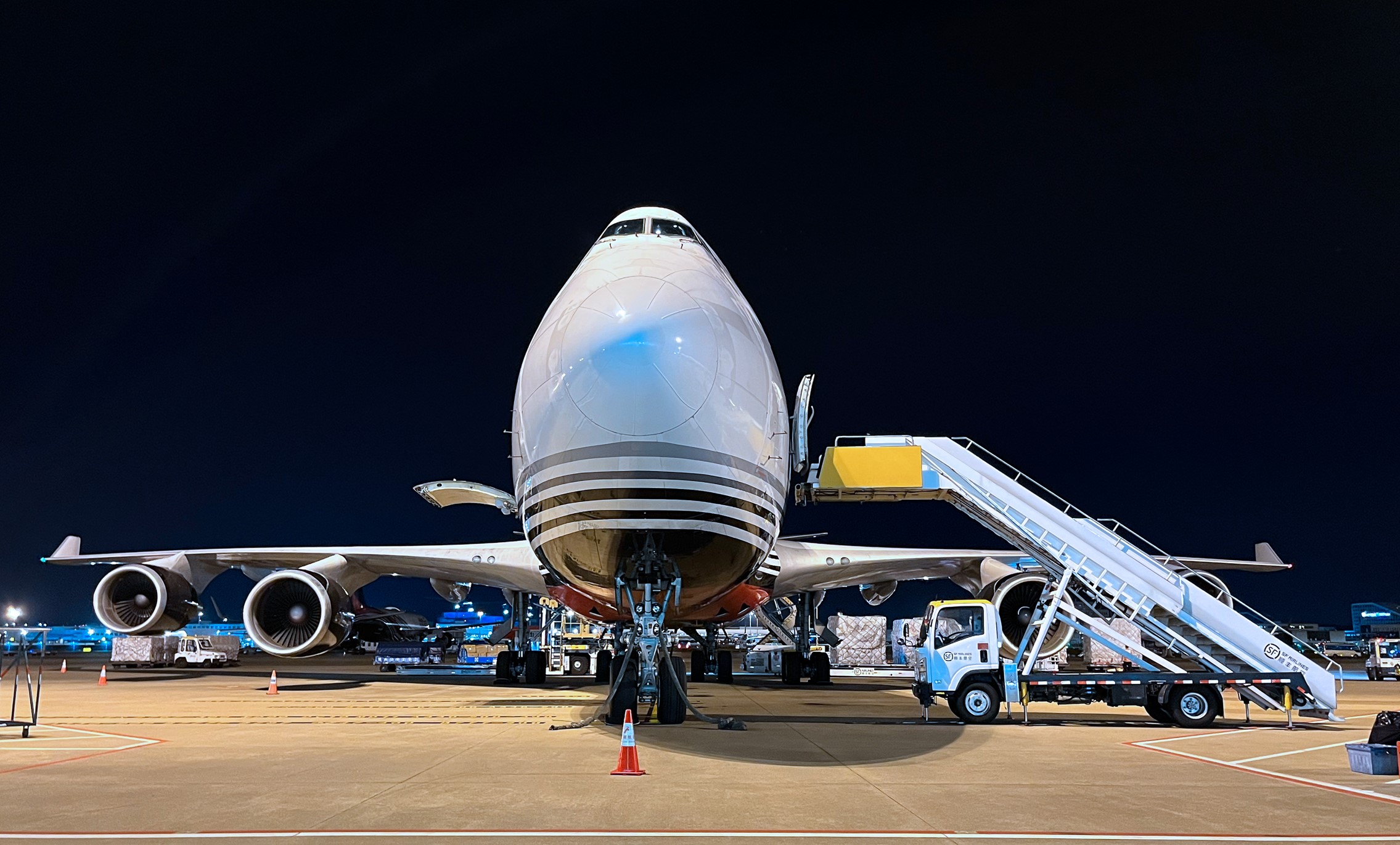 加密中东航线 顺丰航空开通深圳=阿布扎比国际货运航线