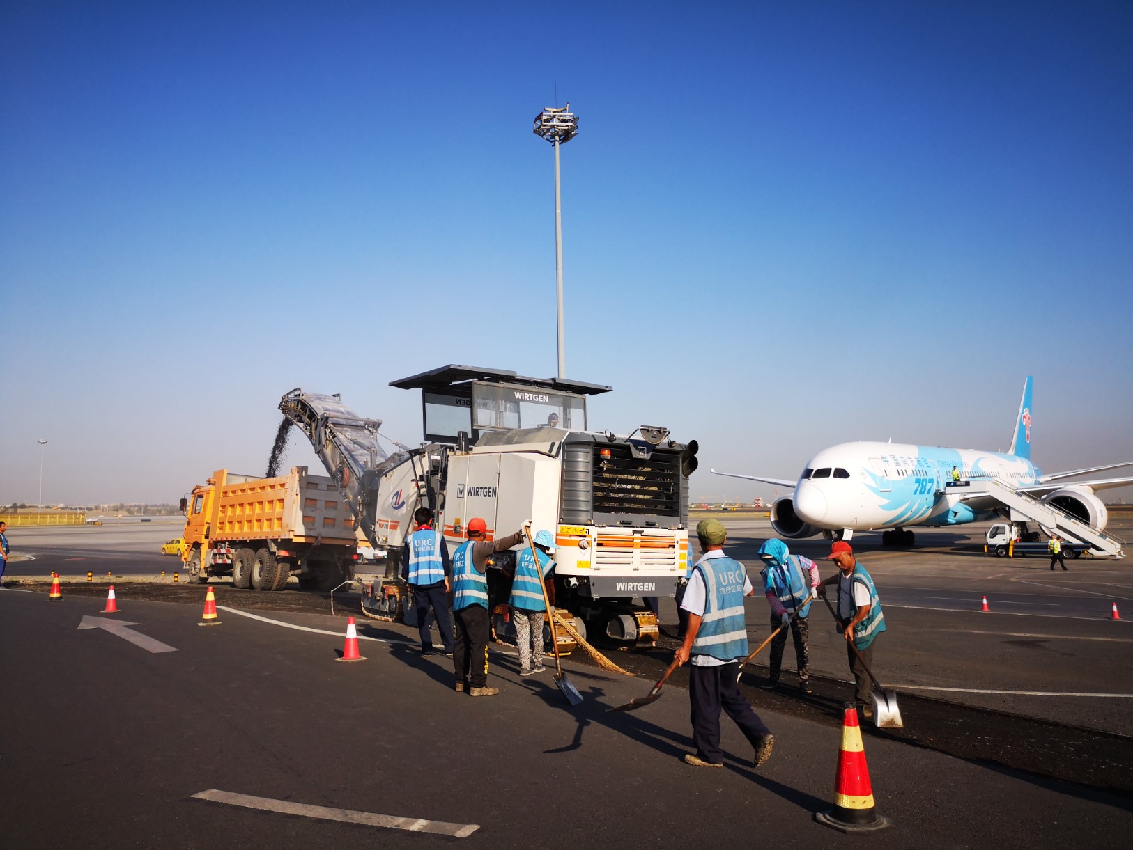 新疆机场集团统筹部署飞行区误滑风险排查专项整改工作