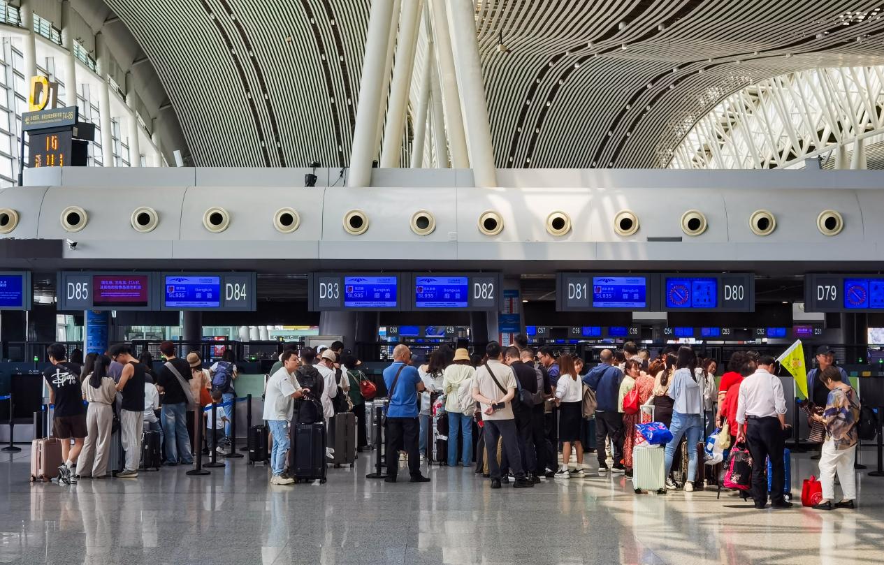 暑运过半，长沙机场航空市场交出亮眼成绩