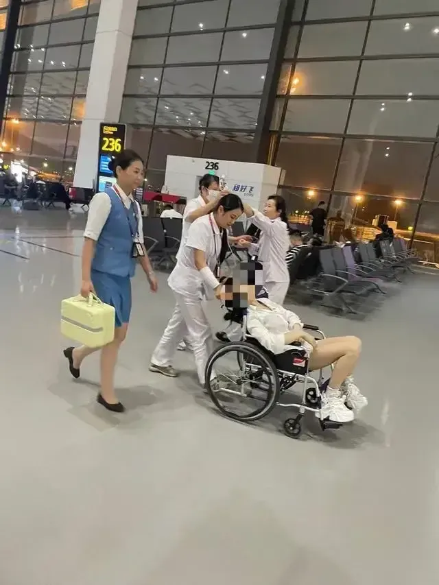 鄭州機場員工“拒絕”旅客登機