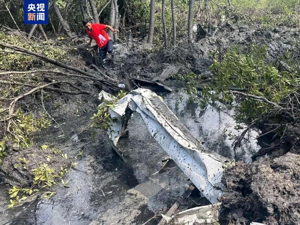 泰国一小型飞机坠毁致9人遇难，机上载有5名中国籍乘客