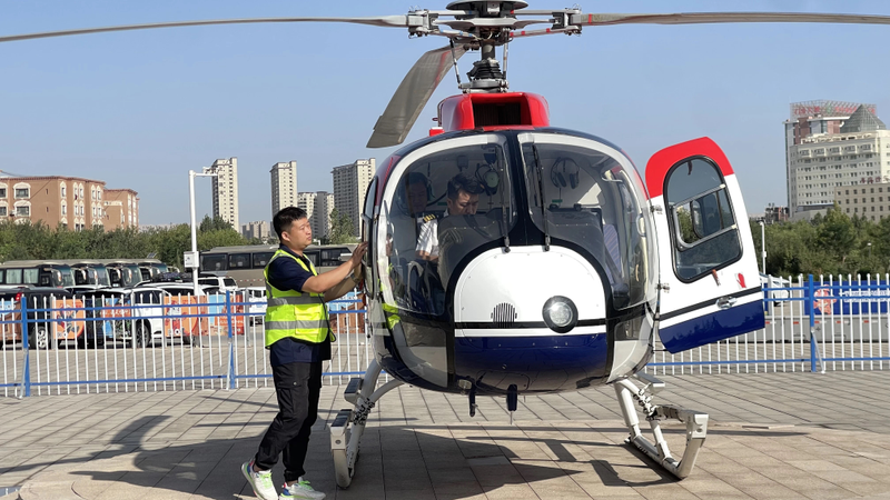 喀什徕宁国际机场保障完成古城低空游览首飞工作